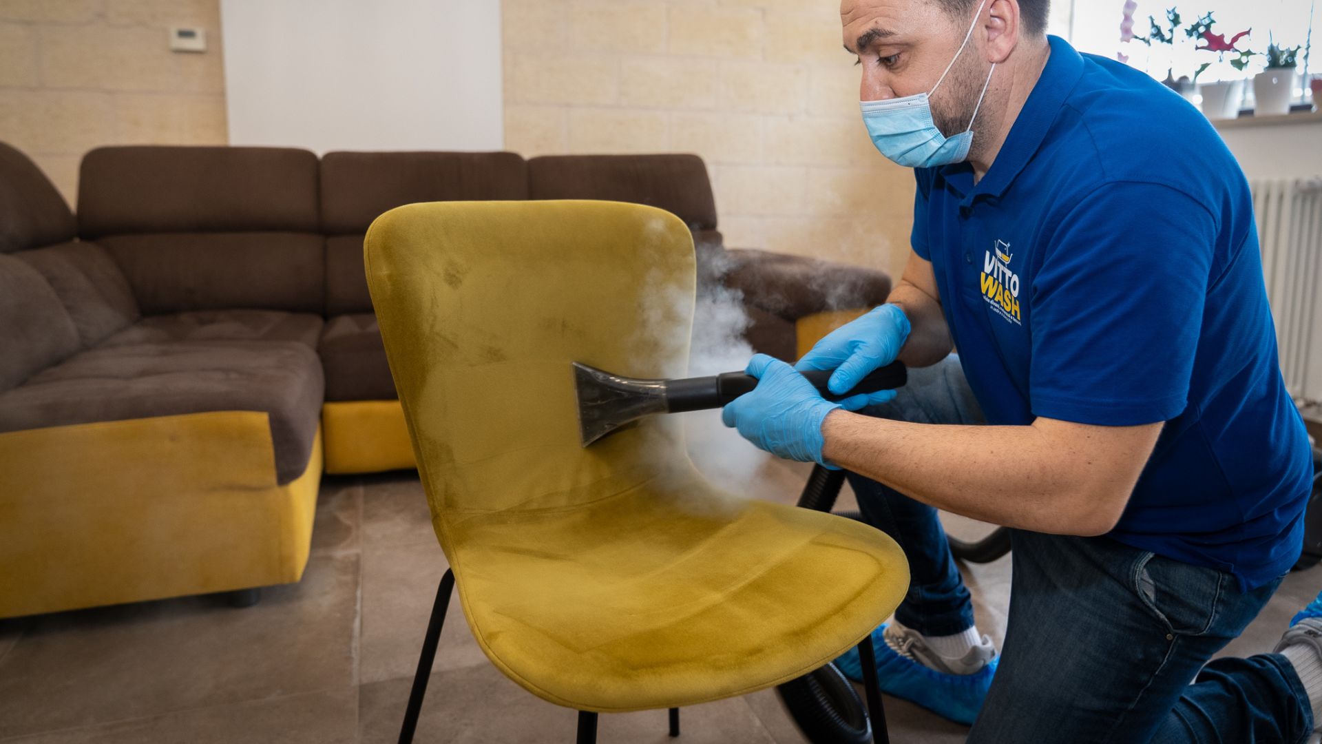 Servizio pulizia sedie e arredi